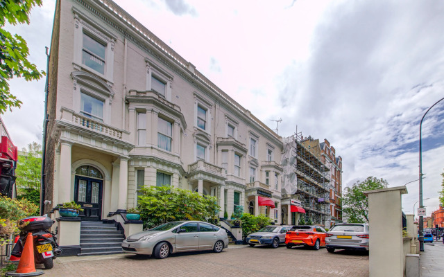 OYO Grantly Hotel