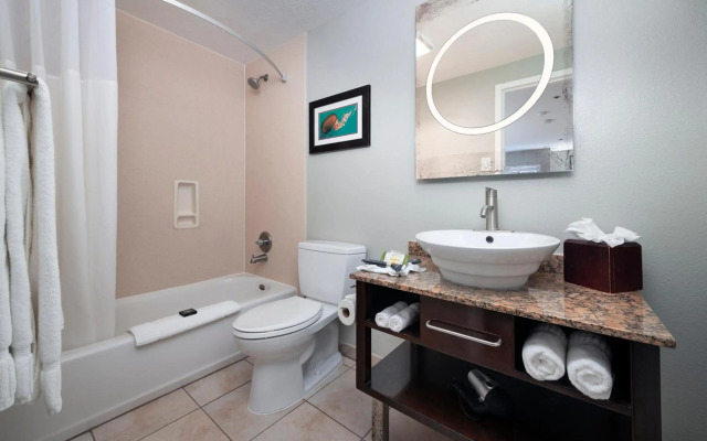 Mariposa Inn & Suites