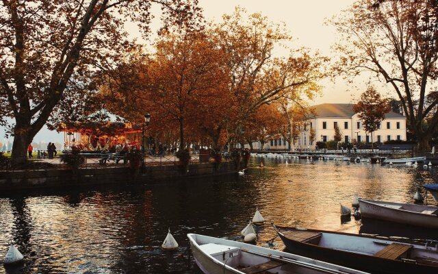 Hôtel ibis Annecy Centre Vieille Ville