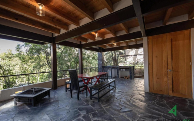 Luxury Cabin at Valle de Bravo Woods