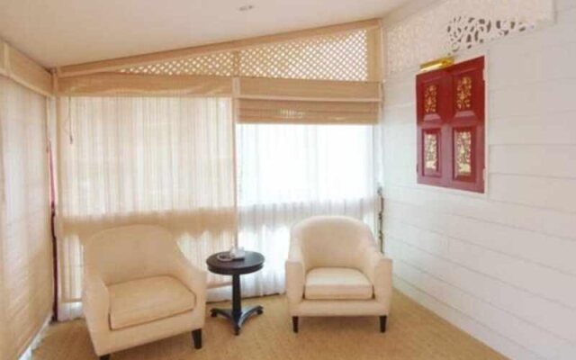 Aunruen Residence And Restaurant