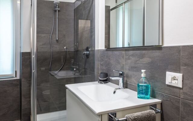 2-bed Apt With Stunning Lake Como Views & Terrace