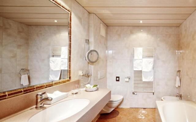 Hotel Berghof Crystal Spa & Sports