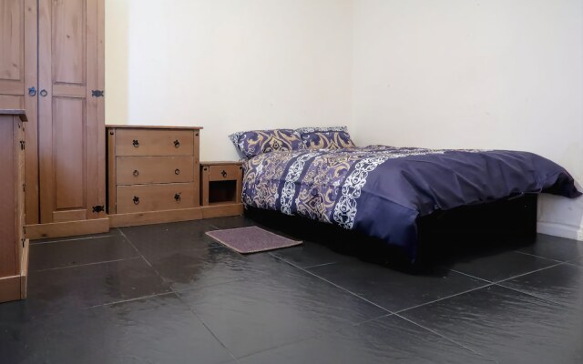 Teviot Street - Deluxe Double Room