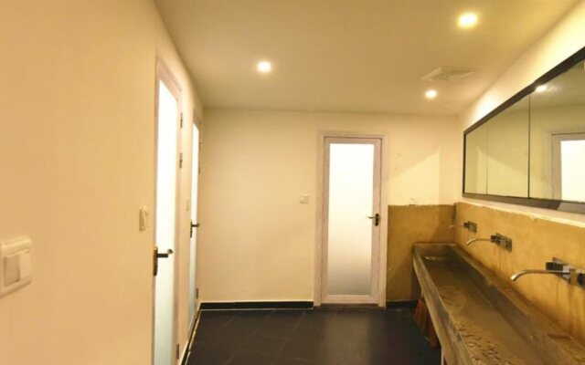 Ease Hostel