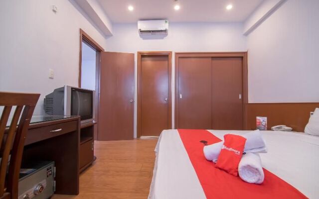 RedDoorz Plus Near Van Mieu Quoc Tu Giam