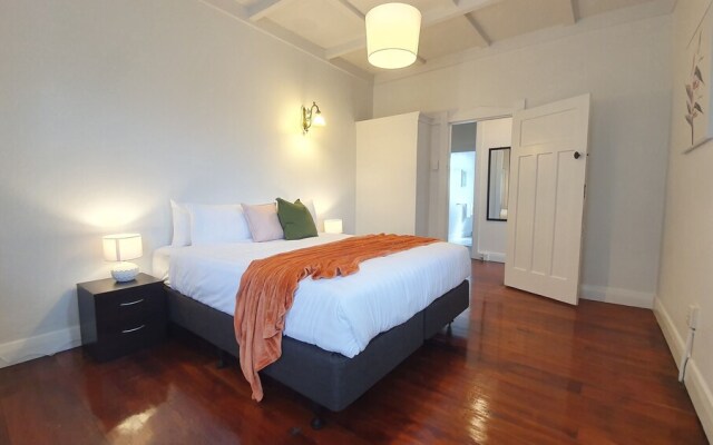 Bright and Modern Oasis in Kingsland