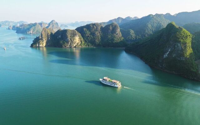 Halong Sapphire Cruise