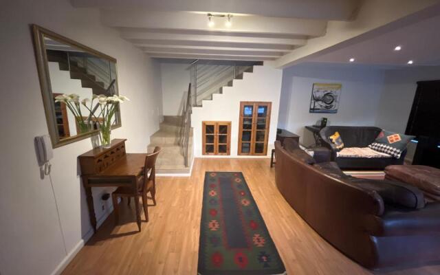 Paradyskloof Suite