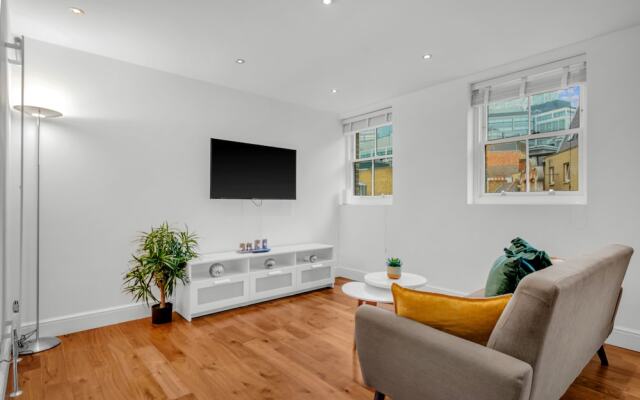 2 Bedroom Service Apt in Artillery Lane