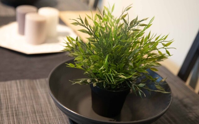 Modern Holiday Home in Bristol with Hot Tub