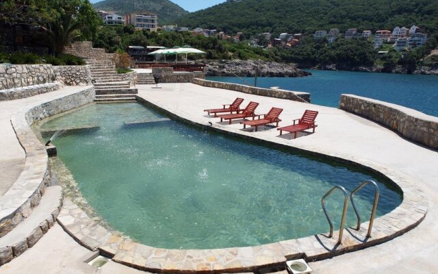 Hotel R