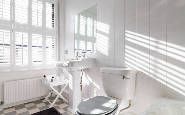 Stylish Fulham 2bed loft flat, 5 min from tube