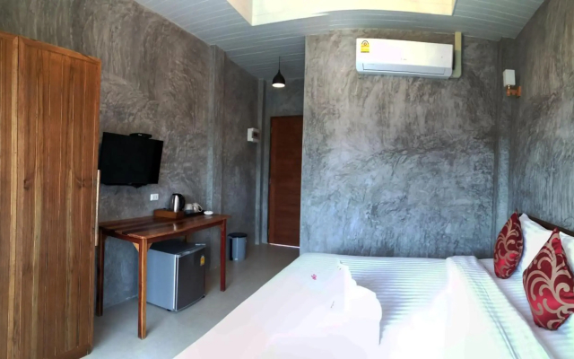 JR Place at Klong Muang Beach Krabi - Hotel in Khlong Muang - Photo 4