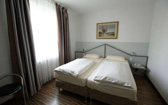 Bahn Hotel