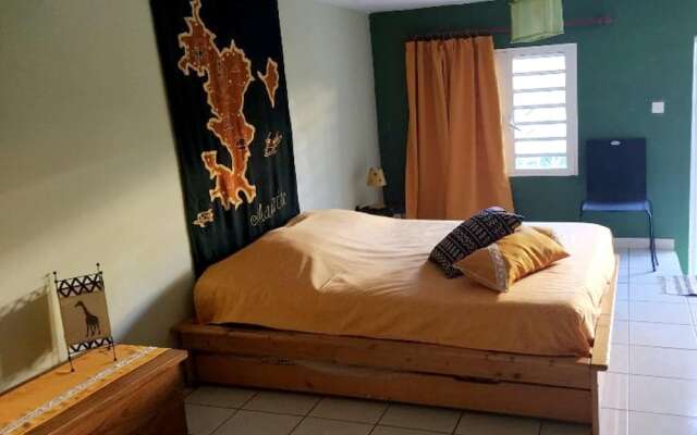 Studio In Piton Saint Leu With Wifi 10 Km From The Beach