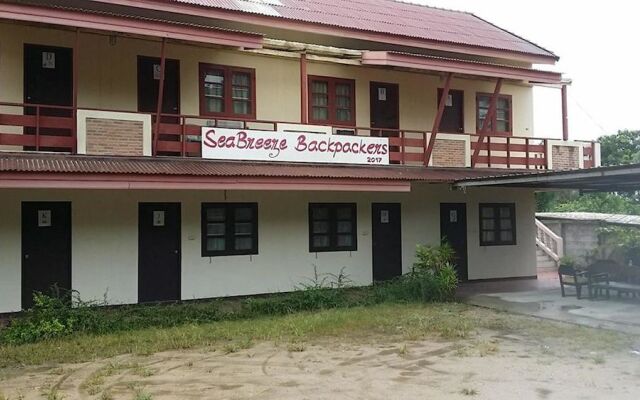 Sea Breeze Backpacker Hostel - Adults Only