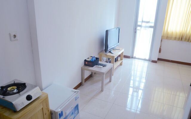 Strategic Studio Maple Park Apartment Near Kemayoran and Sunter