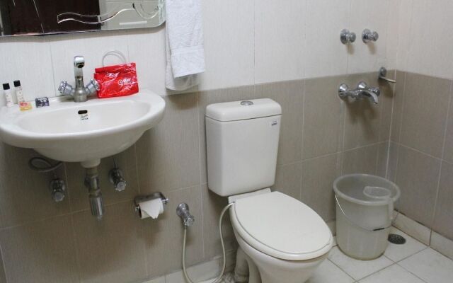 OYO 2256 Hotel Excellency
