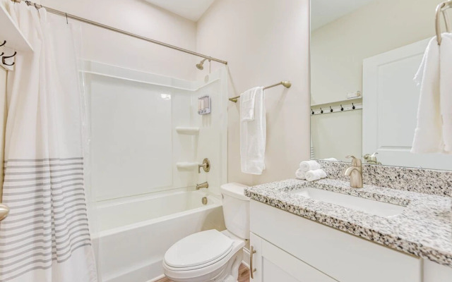 Family-friendly Home ~ 5 Mi to UNC Charlotte!