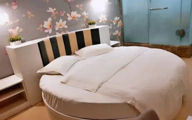 Xinyang Dongpeng Hotel