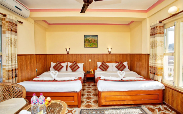Hotel Grand Holiday