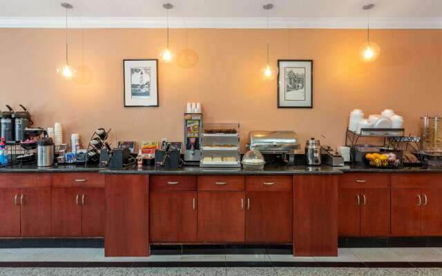 La Quinta Inn & Suites by Wyndham St. Augustine