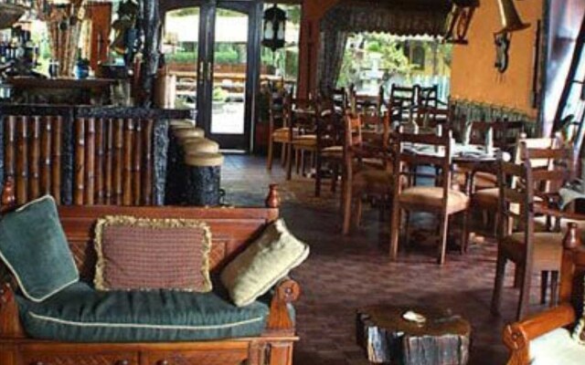 Hotel Rumipamba de las Rosas