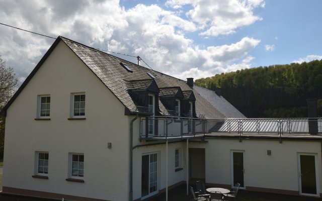 Comfy Apartment in Zendscheid near Forest