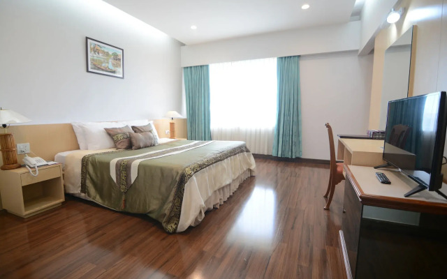 Charoen Hotel