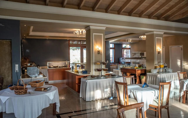 Alma Luxury Resort Hotel