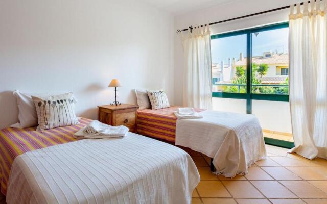 Sunny 2BDR House W/ Private Pool by LovelyStay