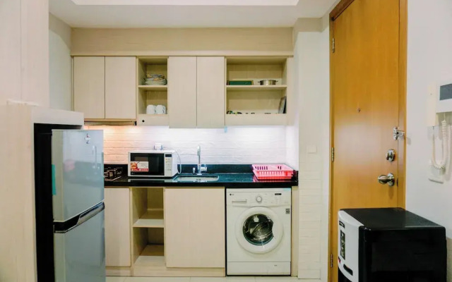 Homey And Modern 2Br At The Mansion Kemayoran Apartment