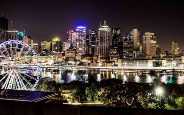 Fortitude Valley 2bed Parking Pool Showground Qfv010