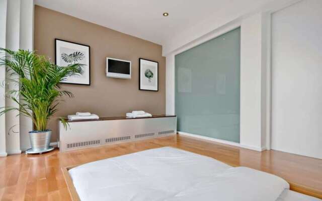Converted Warehouse 1 bed apt in Clerkenwell