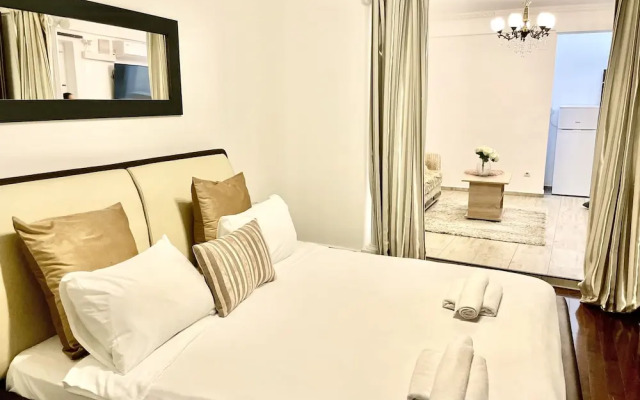 Baroq Central City Apartment