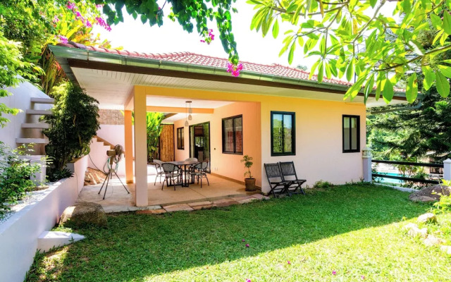 Cozy Pool Villa Outdoor Jacuzzi V197