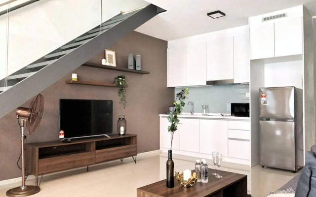 Modern Industrial Duplex Loft- Ekocheras-MRT 3pax