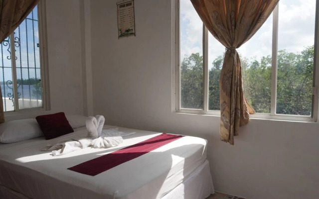 See Belize Waterside Sea View 2-bedroom Apartment w Balcony, Pool & Deck 2nd FL