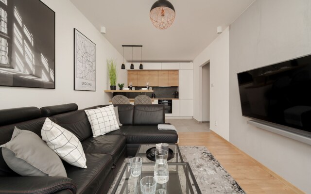 Apartment Dmowskiego by Renters Prestige