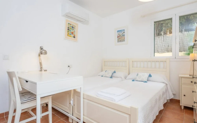 Xilvar in Mallorca With 3 Bedrooms and 2 Bathrooms