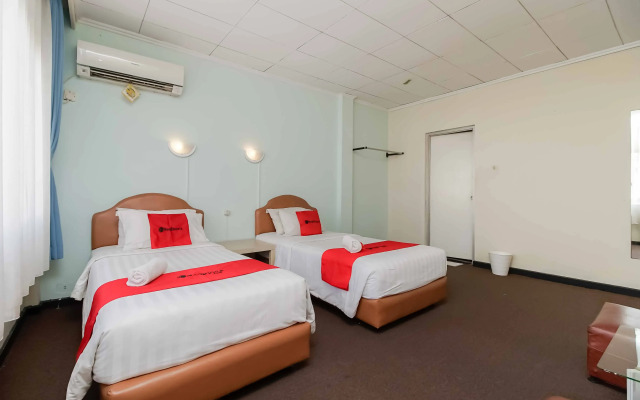 RedDoorz near Kebayoran Baru Blok S