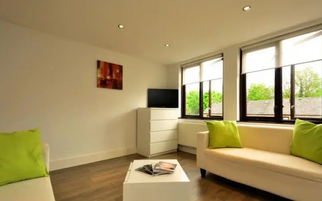 W14 Apartments - Battersea Apartment