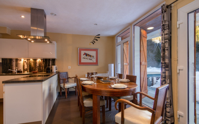 Chalet Glacier
