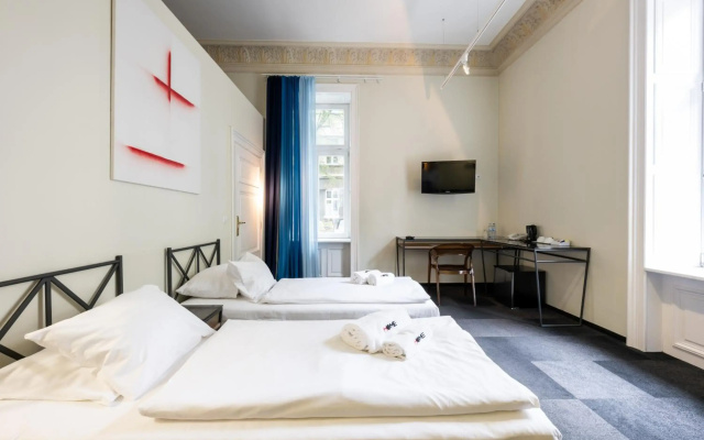 Home ApartHotel