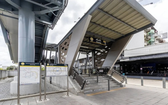 Tiny House Srinakarin At Sri Bearing Station