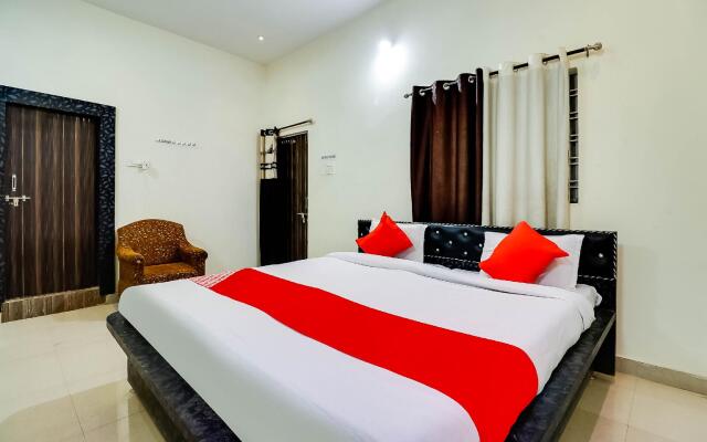 OYO 70559 Hotel Om Shree Palace