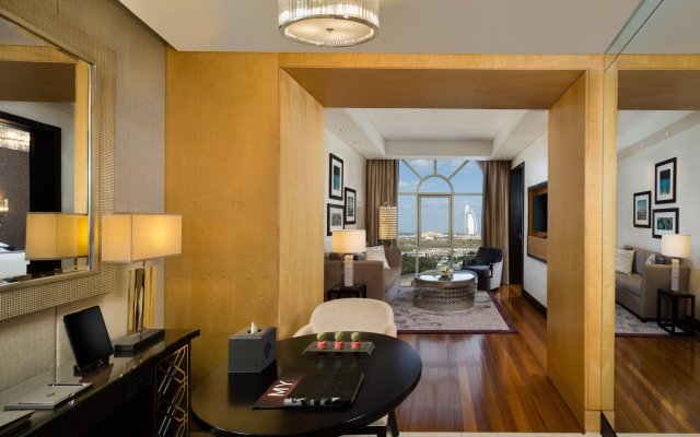 Kempinski Mall Of The Emirates Hotel