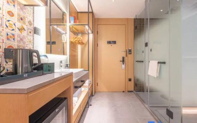 TRUE GO Hotel (Shenzhen University Daxin Station)