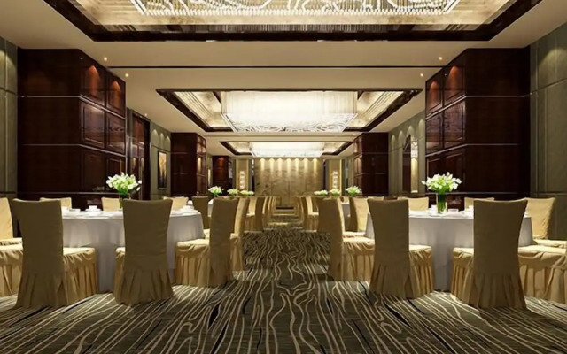 Luan Suntone Plaza Hotel